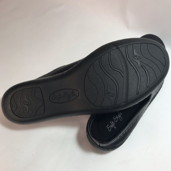 Soft Style Jamila Black Leather Slip on Flat Mules Size 8 Wide - Picture 4 of 11